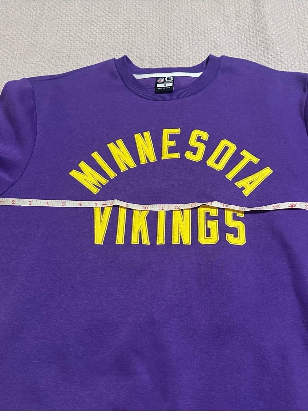 Men's Purple Crewneck Sweatshirt - Minnesota Vikings - Picture 9 of 12